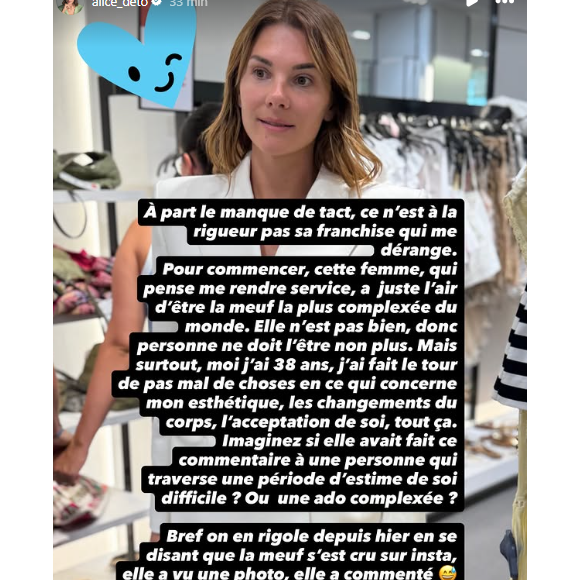 "Pendant qu'on discute, une femme arrive et me dit ça : 'Bonjour, je suis désolée mais ça ne vous va pas du tout. Les épaules, c'est trop parce que vous êtes déjà bien carrée'", a-t-elle rapporté 

Alice Detollenaere raconte sa mésaventure vécue en magasin. Instagram