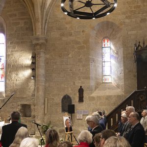 Claude Chirac et son mari Frédéric Salat-Baroux - Messe en hommage à Bernadette Chirac à l'église Saint-Martial en Corrèze, le 14 juin 2026.
© Frédéric Maligne / Bestimage