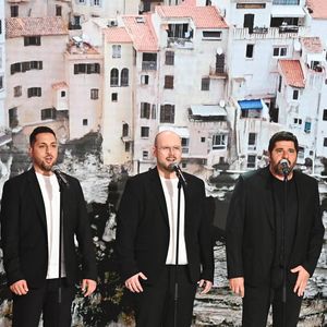 A l'instar de Patrick Fiori et Il Cello, trio gagnant de "The Voice", venus donner de la voix.

Exclusif - Patrick Fiori,  Il Cello et Joseph-Antoine Pastinelli - Enregistrement de l'émission Vivement dimanche au studio Rive Gauche, presentée par Michel Drucker . Diffusion sur France 3 le 14/09/2025.

© Guillaume Gaffiot / Bestimage