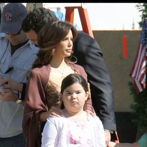 Eva Longoria, Ricardo Chavira, Madison de la Garza et Danielle Baltodano sur le tournage de la série "Desperate Housewives" @  FAME PICTURES / BESTIMAGE