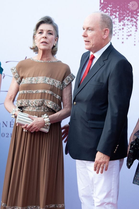 La princesse Caroline de Hanovre et le prince Albert II de Monaco assistent au concert d'été de la Croix-Rouge le 16 juillet 2021 à Monte-Carlo, Monaco. Photo par David Niviere/ABACAPRESS.COM