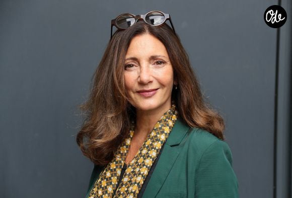 Exclusif - Valerie Karsenti, comédienne et membre du jury du festival, pose à l'occasion du Festival International du film de Saint-Jean-de-Luz, France, le 6 octobre 2022. © Patrick Bernard/Bestimage