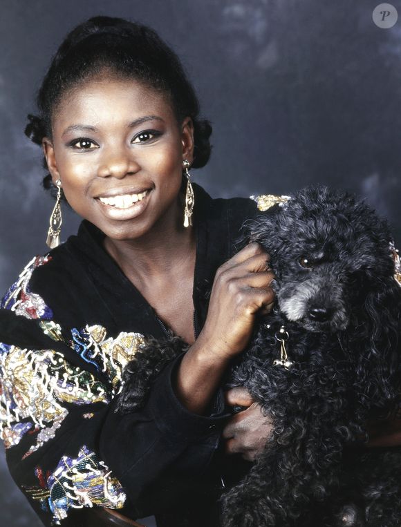 La championne de patinage artistique a intégré l'équipe de France à seulement 12 ans et décroché des dizaines de médailles...

Portrait de l'ancienne patineuse française Surya Bonaly, le 08/02/1995. Crédit Cedric Perrin / Bestimage