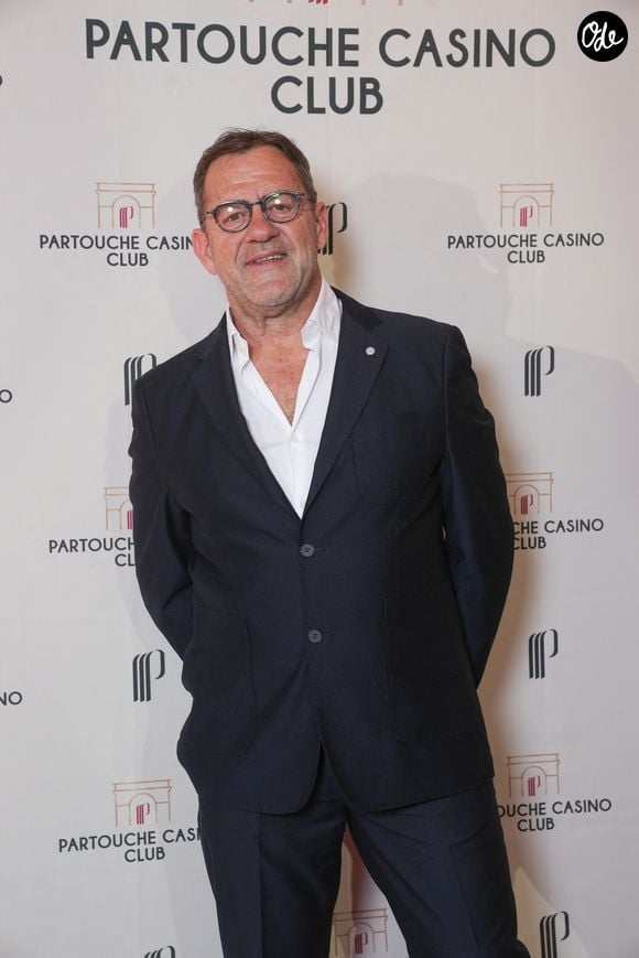 Le chef propose un menu spécial à 100 euros, disponible les lundis, mardis et mercredis.

Michel Sarran - Inauguration du Partouche Casino Club, 10 avenue de la Grande Armée à Paris le 11 mai 2026. © Anne-Sophie Guebey /Bestimage
