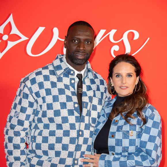 Depuis 2012, ils vivent aux Etats-Unis, à Los Angeles.

Omar Sy et Helene Sy assistent au défilé Louis Vuitton Menswear Fall/Winter 2024-2025 dans le cadre de la semaine de la mode à Paris, France, le 16 janvier 2024. Photo par Aurore Marechal/ABACAPRESS.COM