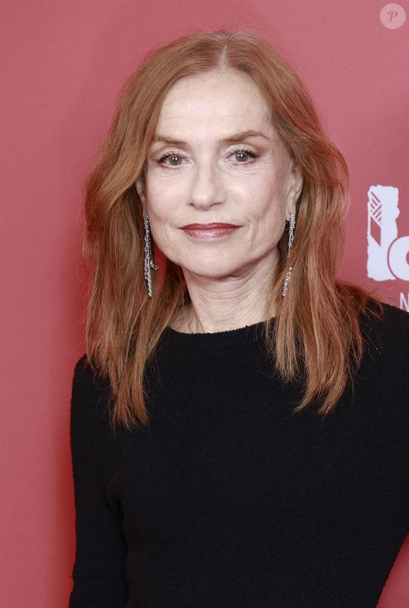 Il s'agit du Baratin, un bistrot authentique niché en plein cœur du vibrant et cosmopolite quartier de Belleville.

Isabelle Huppert - Photocall du dîner des nommés aux César 2026 au Fouquet's Paris le 9 février 2026.

© Christophe Aubert / Bestimage