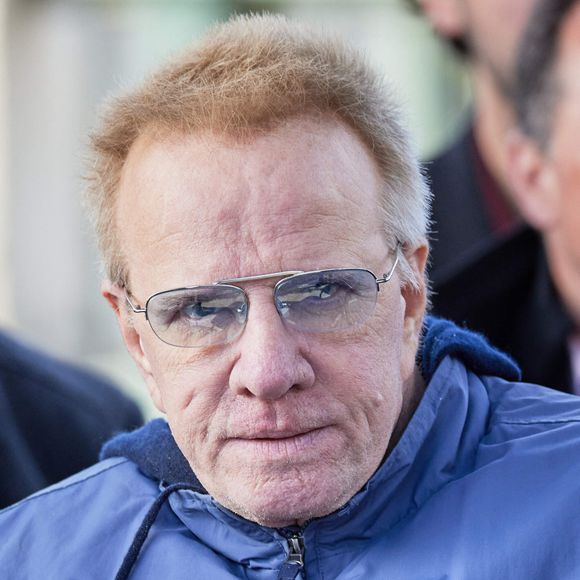 Décédé d'un cancer des os il y a dix ans à l'âge de 58 ans, ce dernier souffrait d'un handicap mental qui l'avait bloqué dans l'enfance.

Christophe Lambert - Inauguration de "La promenade Jean-Paul Belmondo" au terre-plein central du pont de Bir-Hakeim, ouvrage public communal situé sous le viaduc du métro aérien, à Paris (15e, 16e) le 12 avril 2023. © Cyril Moreau/Bestimage