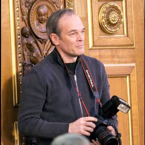 Laurent Baffie s'est confié sur la disparition de son ancien acolyte quelques heures après l'annonce de sa mort

Archives - Laurent Baffie prend des photos pendant le direct sur le tournage de l'émission 'Le plus grand Français de tous les temps' a l'intérieur de l'hémicycle du Sénat, présente par Michel Drucker & Thierry Ardisson. 
Crédit : Guillaume Gaffiot/Bestimage