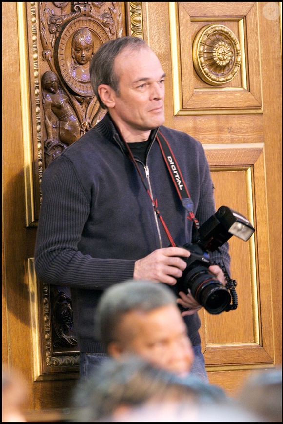 Laurent Baffie s'est confié sur la disparition de son ancien acolyte quelques heures après l'annonce de sa mort

Archives - Laurent Baffie prend des photos pendant le direct sur le tournage de l'émission 'Le plus grand Français de tous les temps' a l'intérieur de l'hémicycle du Sénat, présente par Michel Drucker & Thierry Ardisson. 
Crédit : Guillaume Gaffiot/Bestimage