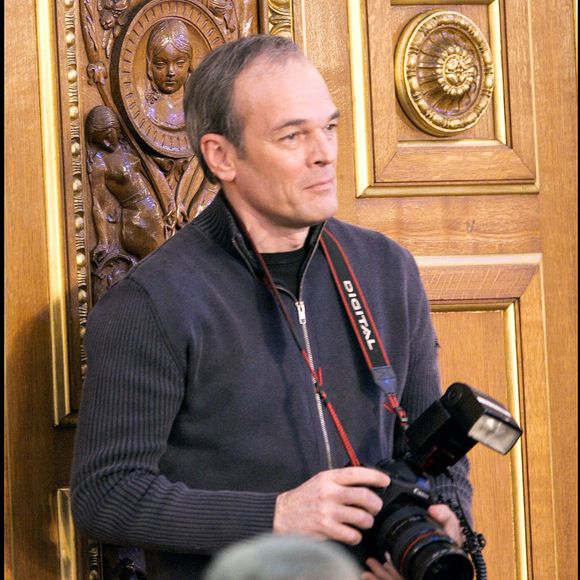 Laurent Baffie s'est confié sur la disparition de son ancien acolyte quelques heures après l'annonce de sa mort

Archives - Laurent Baffie prend des photos pendant le direct sur le tournage de l'émission 'Le plus grand Français de tous les temps' a l'intérieur de l'hémicycle du Sénat, présente par Michel Drucker & Thierry Ardisson. 
Crédit : Guillaume Gaffiot/Bestimage