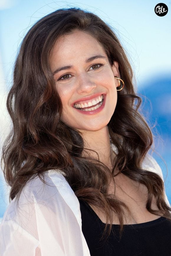 Lucie Lucas est impliquée dans une association "qui valorise la culture locale".

Lucie Lucas participe à la séance photo « Cannes Confidential » dans le cadre du 5e Festival Canneseries, le 5 avril 2022 à Cannes, en France. Copyright : David Niviere/ABACAPRESS.COM