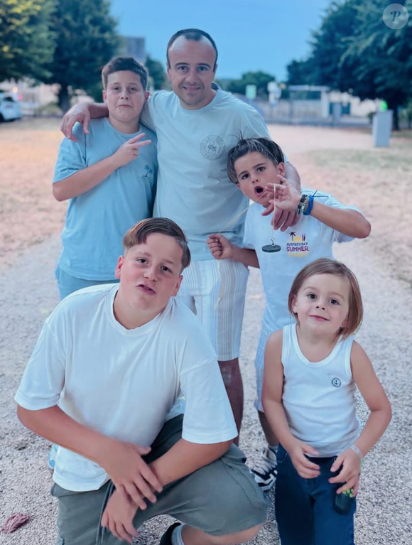 Mélanie et Franck Gonzalez, stars de "Familles nombreuses", ont neuf enfants.
Capture Instagram Famille Gonzalez
