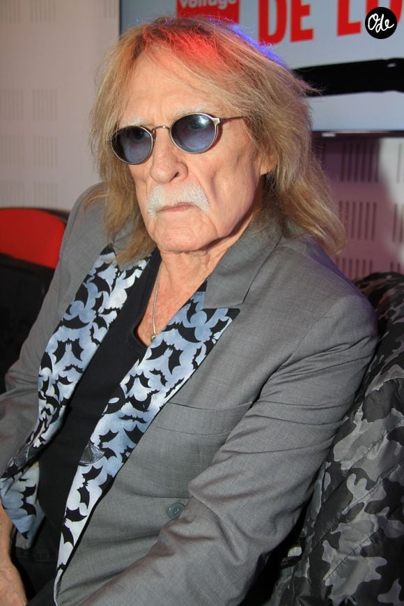Le chanteur Christophe (Daniel Bevilacqua) - People lors de l'enregistrement de l'émission "Le Show de Luxe" sur la Radio Voltage à Paris, le 19 juin 2019.

© Philippe Baldini / Bestimage