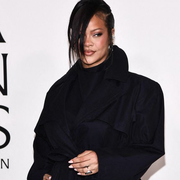 Rihanna sur le tapis rouge des CFDA Fashion Awards 2025 au Musée américain d'histoire naturelle à New York, NY, le 3 novembre 2025. Photo par Anthony Behar/SPUS/ABACAPRESS.COM