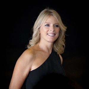 Karin Viard lors de la cérémonie d’ouverture de la 15ème édition du Festival du film Lumière à Lyon, du 15 au 22 octobre 2023. Le festival rend, cette année, hommage à  W.Wenders, cinéaste allemand qui recevra le lauréat d’honneur pour son oeuvre. Lyon le 14 octobre 2023.
© Sandrine Thésillat/ Panoramic / Bestimage