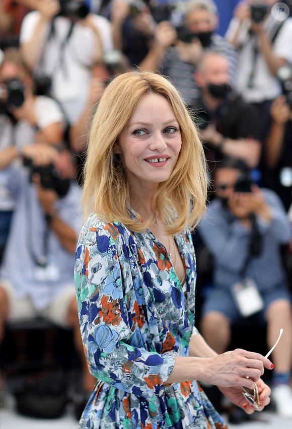 Vanessa Paradis au photocall du film Cette musique ne joue pour personne (Cannes première) lors du 74ème festival international du film de Cannes le 10 juillet 2021. © Borde / Jacovides / Moreau / Bestimage
