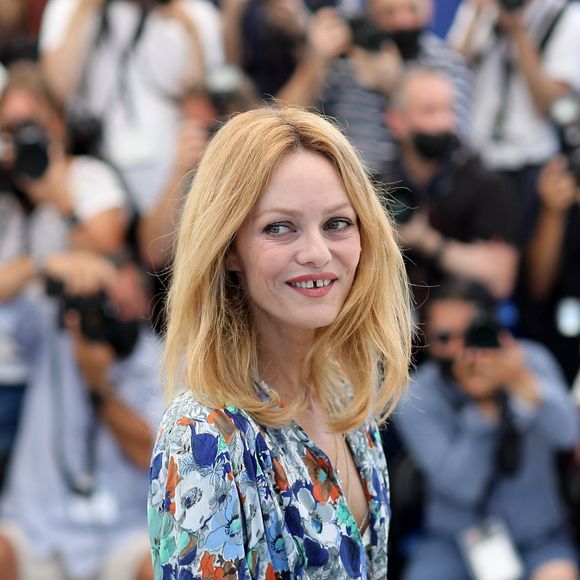 Vanessa Paradis au photocall du film Cette musique ne joue pour personne (Cannes première) lors du 74ème festival international du film de Cannes le 10 juillet 2021. © Borde / Jacovides / Moreau / Bestimage