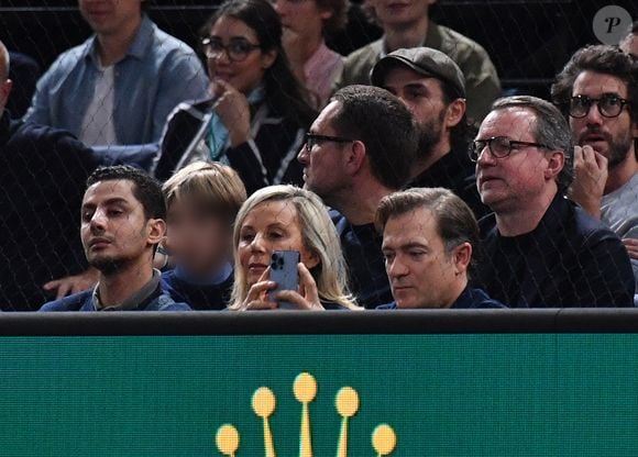 Laurence Ferrari et son mari Renaud Capuçon - People dans les tribunes du Rolex Paris Bercy Masters 1000 remporté par Novak Djokovic contre Grigor Dimitrov , le 4 novembre 2023. © Veeren/Bestimage