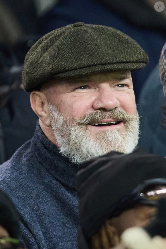 Philippe Etchebest - Célébrités assistent au match de Ligue des champions entre le PSG et l'Atlético de Madrid au Parc des Princes à Paris le 6 novembre 2024. © Cyril Moreau/Bestimage