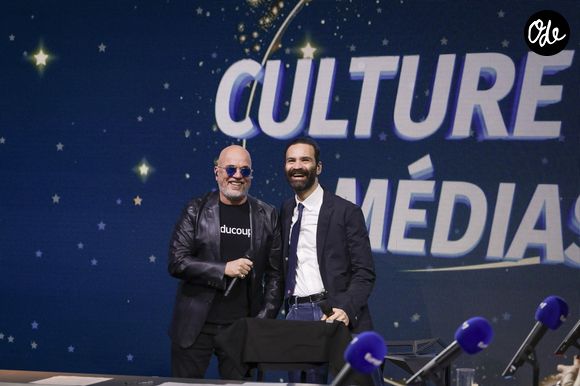 Pascal Obispo et Ycare, lors de la 500e de "Culture Média" sur Europe 1 en présence de nombreux invités, à Paris, France, le 23 janvier 2026.

© Jack Tribeca/Bestimage