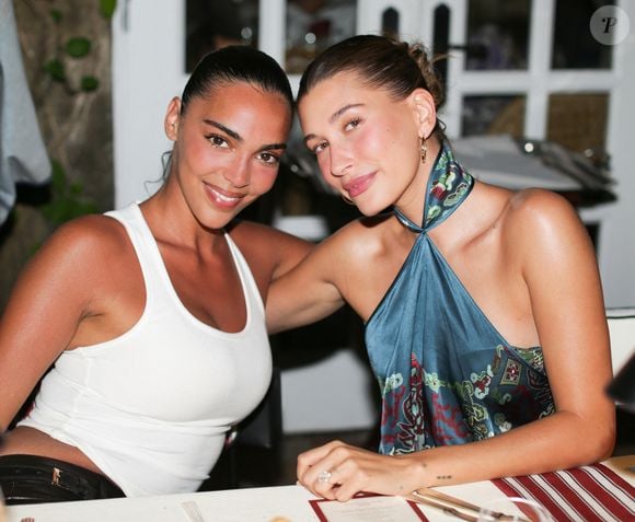 Miami Beach, FL FRAME et Alexandra Leclerc ont célébré le lancement de leur collaboration lors d'un événement à Miami, réunissant des invités dont Hailey Bieber.

©Bestimage