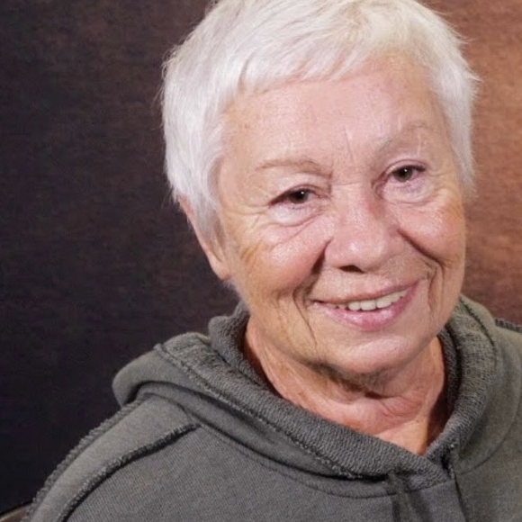 Il s'agit de Jackie Berger, qui a doublé des dizaines de personnages de dessins animés !

Jackie Berger sur X.