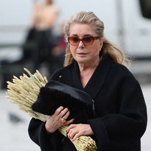 Catherine Deneuve - Arrivées aux obsèques de Jean-Paul Rappeneau en l'église Saint-Sulpice à Paris le 10 septembre 2026 ©Agence/Bestimage