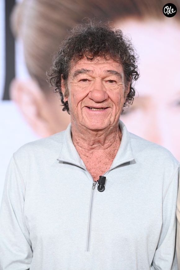 Difficile pour le compatriote de Céline Dion de refuser l'invitation de Michel Drucker

Exclusif - Robert Charlebois - Enregistrement de l'émission "Vivement dimanche" spécial Céline Dion au studio Rive gauche, presentée par Michel Drucker. Diffusion sur France 3 le 6 septembre 2026. © Guillaume Gaffiot/Bestimage
