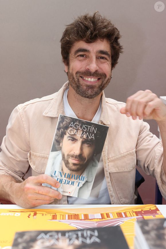 Agustin Galiana à la Halle Georges Brassens de Brive-la-Gaillarde pour la 43eme Foire du Livre de Brive, le 7 novembre 2025. ©Jean-Marc LHOMER/Bestimage.