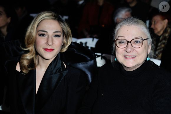 Marilou Berry et sa mère Josiane Balasko assistent au défilé Jean-Paul Gaultier Haute Couture Printemps Été 2017 dans le cadre de la Fashion Week de Paris le 25 janvier 2016 à Paris, France. Photo by Aurore Marechal/ABACAPRESS.COM