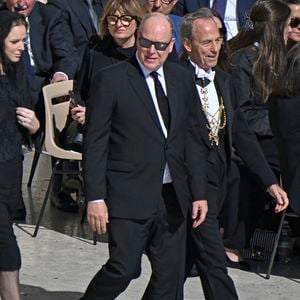 La princesse Charlène de Monaco et le prince Albert II de Monaco assistent à la messe de funérailles du Saint-Père le pape François dans la Cité du Vatican, État du Vatican, le 26 avril 2025. Photo par DPA/ABACA
