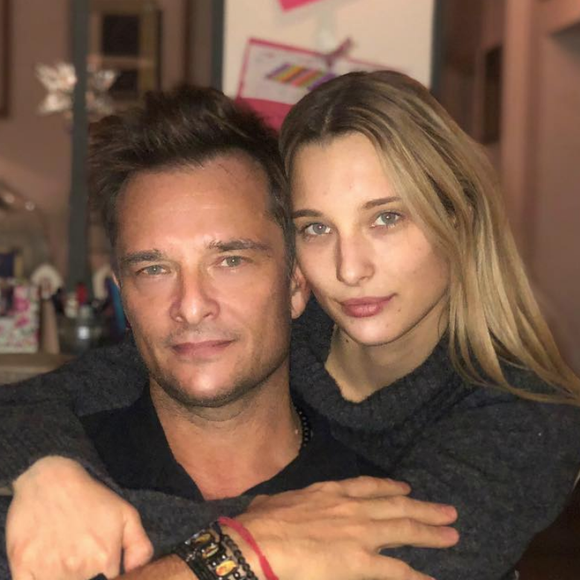 Sa fille aînée Ilona Smet lui a offert deux petits-fils

David Hallyday et sa fille aînée Ilona Smet à Paris, le 28 novembre 2017.