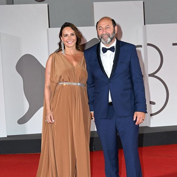 Kad Merad, Julia Vignali à la première de "Finalement" de C.Lelouch au 81ème Festival International du Film de Venise (Mostra) le 2 septembre 2024.