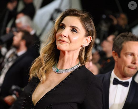 Clotilde Courau - Montée des marches du film " Alpha " lors du 78ème Festival International du Film de Cannes, au Palais des Festivals à Cannes. 
© Jacovides-Moreau / Bestimage