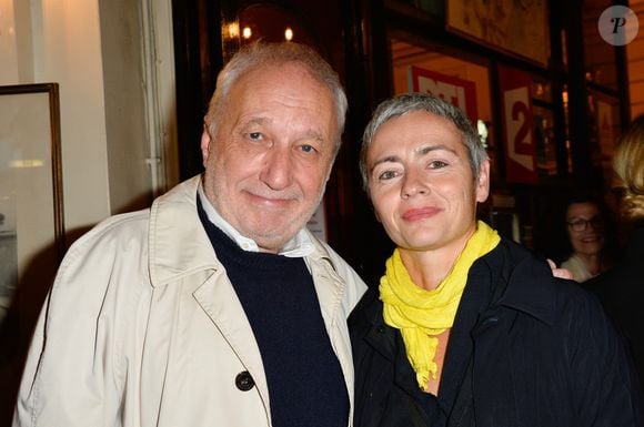 François  Berléand est aujourd’hui heureux avec Alexia Stresi, avec qui il partage sa vie depuis plus de vingt ans.

François Berléand et sa compagne Alexia Stresi - Générale de la pièce "Ramsès II" au théâtre des Bouffes-Parisiens à Paris. © Coadic Guirec/Bestimage