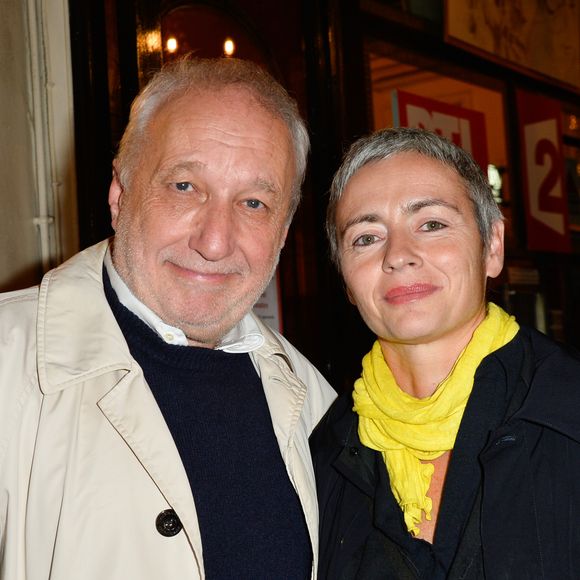 François  Berléand est aujourd’hui heureux avec Alexia Stresi, avec qui il partage sa vie depuis plus de vingt ans.

François Berléand et sa compagne Alexia Stresi - Générale de la pièce "Ramsès II" au théâtre des Bouffes-Parisiens à Paris. © Coadic Guirec/Bestimage