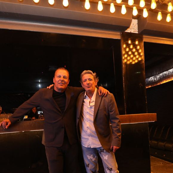 Jean-Roch vend son célèbre établissement, le VIP Room à Saint-Tropez

Jean Roch a reçu ses amis pour fêter la fermeture de son célèbre club privé, "VIP Room" à Saint-Tropez, après 29 ans d'existence. Après un dernier week-end de fête, le célèbre établissement sera remplacé par le "Lilly's Club".
© Franz Chavaroche / Bestimage