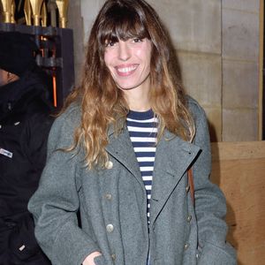 Une drôle d'anecdote, en ce jeudi 4 septembre 2025, date du 43e anniversaire de Lou Doillon...

Exclusif - Lou Doillon sort du ministère de la Culture après une cérémonie où Charlotte Gainsbourg a reçu la médaille d'Officier des Arts et des Lettres à Paris, France, le 20 décembre 2017. Photo par Aurore Marechal/ABACAPRESS.COM