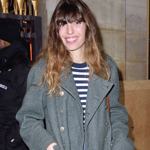 Une drôle d'anecdote, en ce jeudi 4 septembre 2025, date du 43e anniversaire de Lou Doillon...

Exclusif - Lou Doillon sort du ministère de la Culture après une cérémonie où Charlotte Gainsbourg a reçu la médaille d'Officier des Arts et des Lettres à Paris, France, le 20 décembre 2017. Photo par Aurore Marechal/ABACAPRESS.COM
