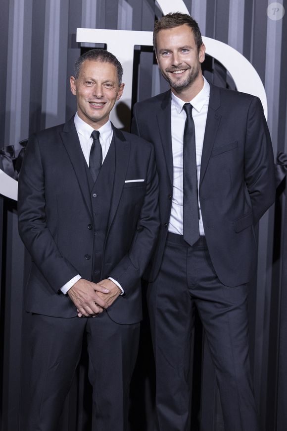 C'est dans le cadre de l'émission "On ne peut pas plaire à tout le monde" que les deux hommes se sont rencontrés et ont chacun eu le coup de foudre.

Marc-Olivier Fogiel et son mari Francois Roelants - Gala d'ouverture de la saison de la danse 2021/2022 au Palais Garnier à Paris le 24 septembre 2021
© Olivier Borde / Bestimage