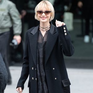 Angèle au défilé de mode Femmes prêt-à-porter automne-hiver 2024/2025 "Chanel" lors de la fashion week de Paris, le 5 mars 2024.

Photo : Marie Goujon / Panoramic / Bestimage