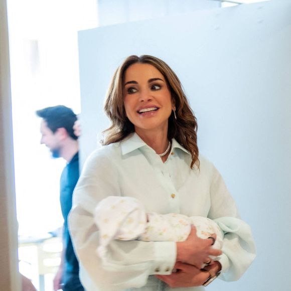 La reine Rania de Jordanie - Naissance de la princesse Iman de Jordanie, fille du prince Hussein de Jordanie et de sa femme la princesse Rajwa au Centre Médical King Hussein à Amman. Le 3 août 2024