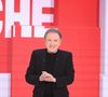 Il a ainsi confié au magazine "Télé-Loisirs" pratiquer au moins une heure d'activité physique chaque jour.

Michel Drucker lors de l'enregistrement de l'émission "Vivement dimanche" au studio Rive Gauche, présentée par M. Drucker avec une diffusion sur France 3 le 25 janvier 2026. © Guillaume Gaffiot/Bestimage