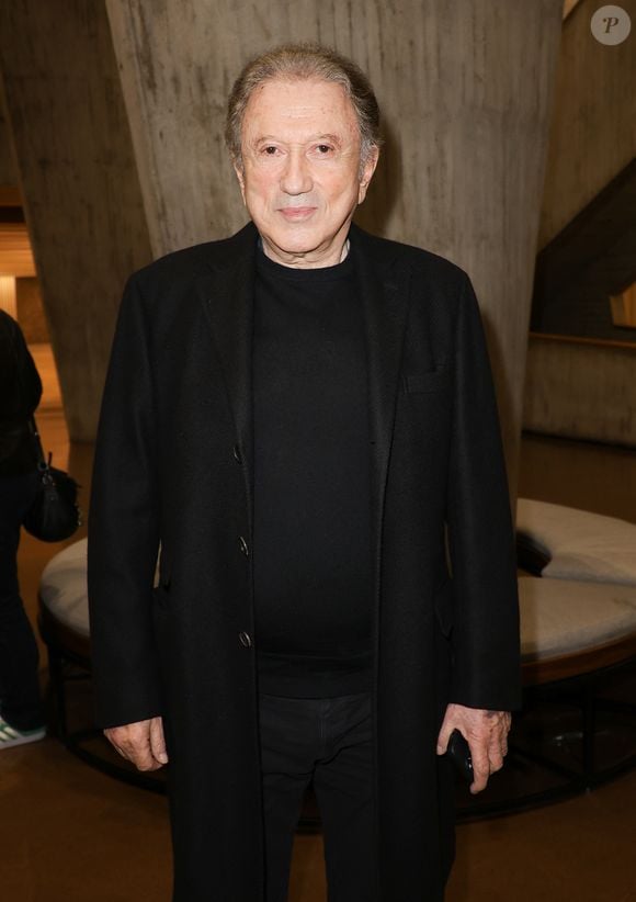 Désormais, la star de la télévision considère chaque nouvelle journée comme un véritable bonus.

Michel Drucker - Semaine du son de l'UNESCO à Paris le 19 janvier 2026. La 23ème Semaine du Son de l'UNESCO qui se déroulera du 19 janvier au 1er février 2026 à Paris et dans toute la France, lance officiellement à partir de cette année, " le Week-end des Orchestres " les 24 et 25 janvier 2026. © Coadic Guirec/Bestimage