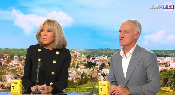 Au JT de 13H de TF1, Didier Deschamps annonce qu’il quittera l'équipe de France en 2026 après la coupe du monde aux États-Unis. Il était accompagné au JT de Brigitte Macron à l'occasion du lancement de la campagne 2025 des Pièces Jaunes.
Paris le 8 janvier 2025.
© Capture TV TF1 via Bestimage