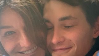 Carla Bruni et Raphaël Enthoven très fiers : leur fils Aurélien Enthoven vient d'être diplômé d'une école très prestigieuse
