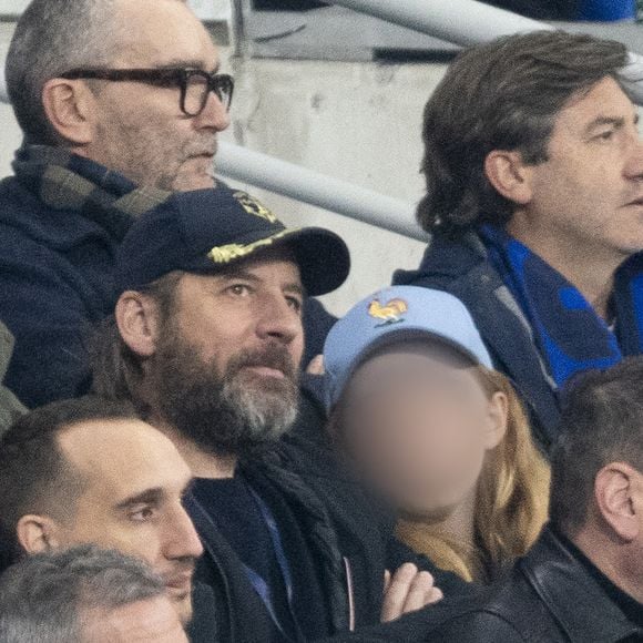 Fred Testot - Célébrités dans les tribunes du quart de finale de la Ligue des Nations de l'UEFA 2025 "France - Croatie (2-0 / tab 5-4)" au Stade de France à Saint-Denis le 23 mars 2025. © Cyril Moreau/Bestimage