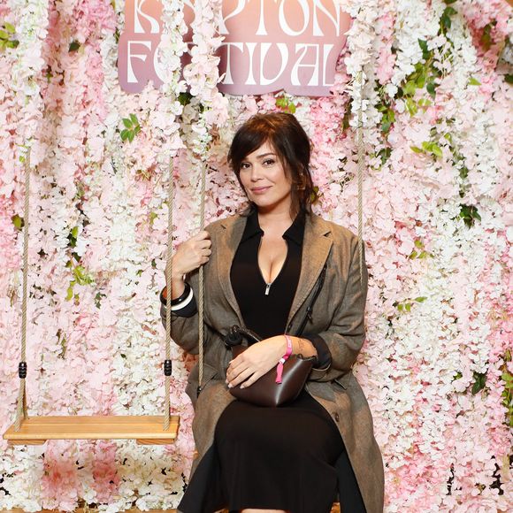 Dans "Libération", il est expliqué que la comédienne pourrait être propriétaire, "mais préfère conserver son appart en location".

Exclusif - Lola Dewaere - Photocall du "Kimpton Festival 2024" à l'hôtel Kimpton St Honoré à Paris, France, le 30 mai 2024. © Christophe Clovis/Bestimage