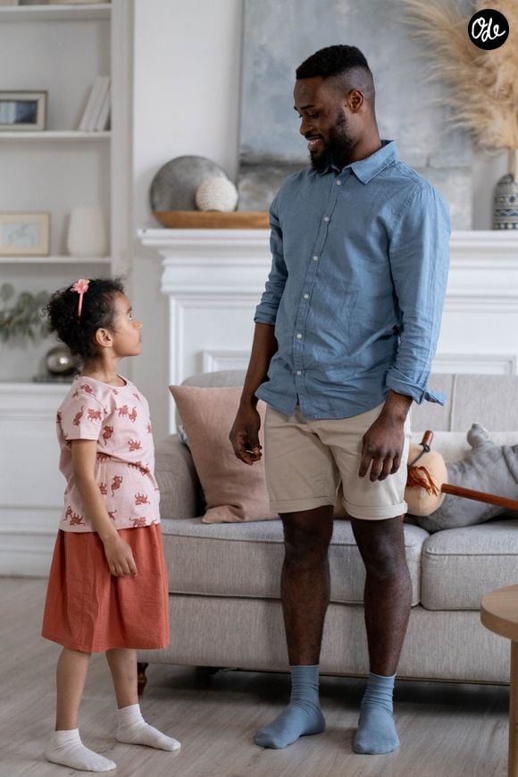 Cette approche constructive désamorce les tensions tout en responsabilisant les plus jeunes face à leurs choix. Pexels/ron-lach