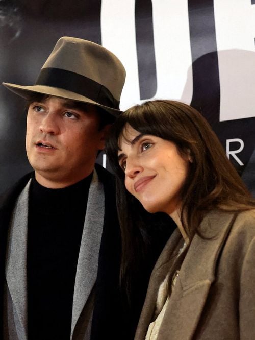 Alain-Fabien Delon en Normandie avec Laura Bensadoun et leur "tribu surdimensionnée" : des images partagées